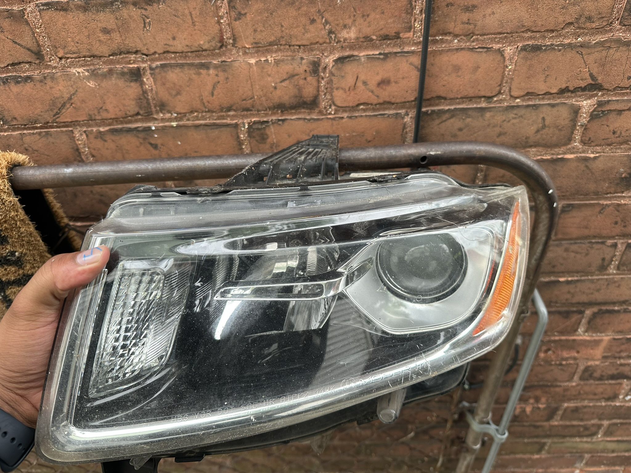 Jeep Grand Cherokee Driver Side Headlight