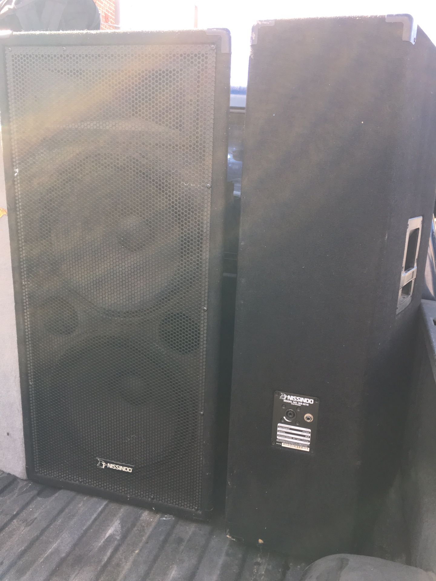 DJ equipment, speakers