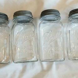 4- Vintage Ball Perfect Mason Jars - Clear One Quart w/ zinc cap lids