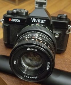 Vivitar 35mm film V3000s SLR Camera with 2x macro focusing teleconverter lens