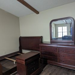 Bedroom Set - Queen Sleigh Bed - Cherry Stain Finish