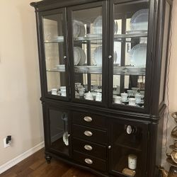 Like New China Cabinet 