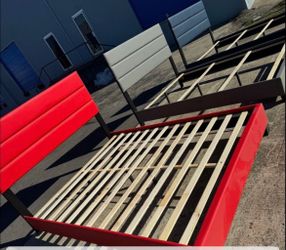 New Queen Bed Wht Matres For $249