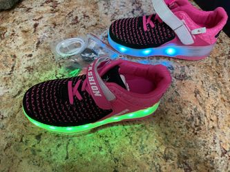 Teenagers  Wheel Skate Trainer Shoes LED Roller Flashing Sneaker Light Size 8