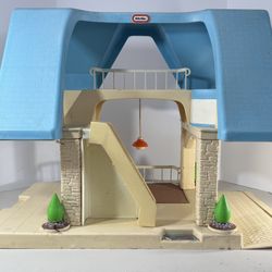Vintage Little Tikes A-Frame Dollhouse – Large & Sturdy