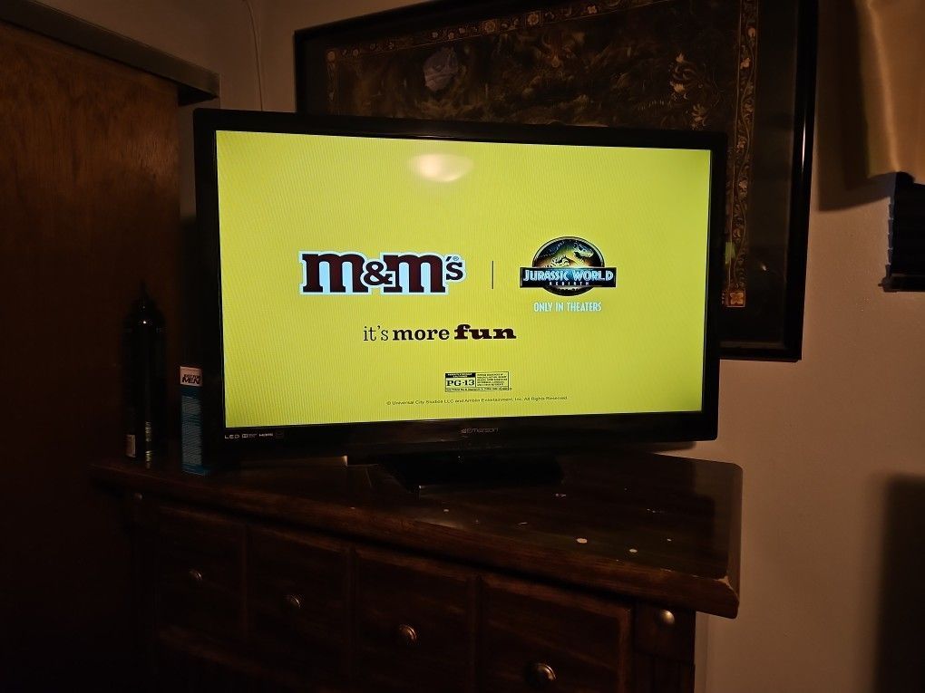 LED Emerson Television 31 In