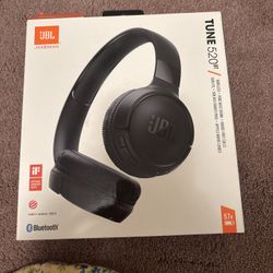 JBL Noise canceling Headphones 