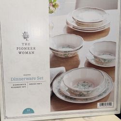 Pioneer Woman  Agatha 12 Pieces