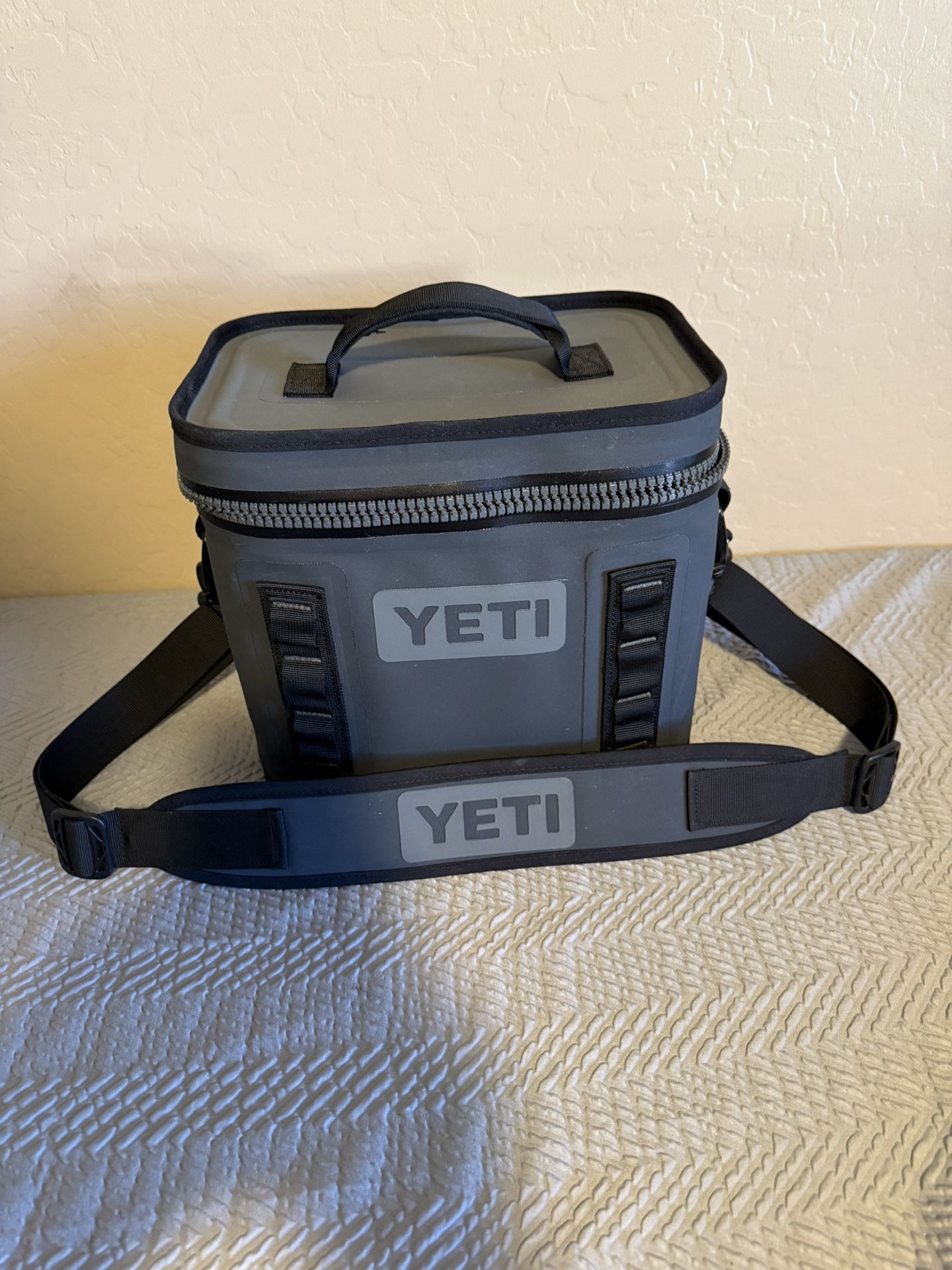 YETI Hopper Flip 8 Portable Soft Cooler- Charcoal $150 Cash Only