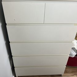 Dresser  7 Drawers