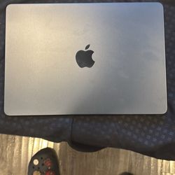 Macbook New M2 13.9 Inch