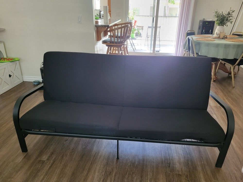 Black Futon
