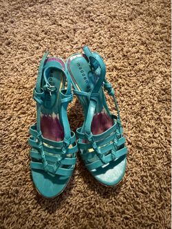 Shoe