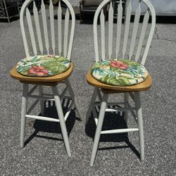 2 Bar Stools $40 30” Tall
