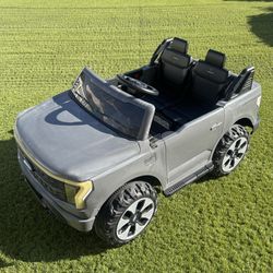 Ford F-150 Lightning 24V Kids Ride-On (2 Seater) + Remote