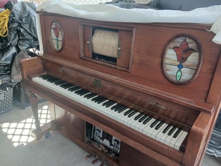 Antique Piano