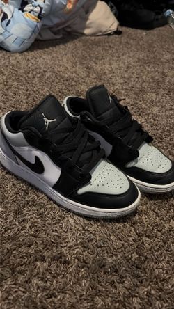 Jordan 1s low grey white nd black