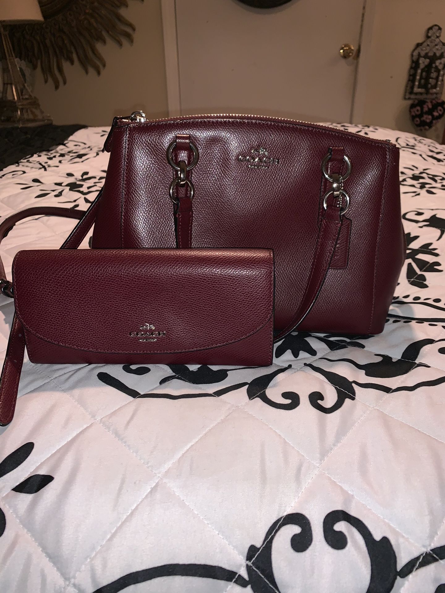 AUTHENTIC LEATHER COACH PURSE & WALLET