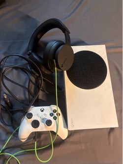 Xbox Series S w/ controller and Xbox Headset