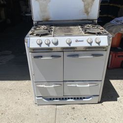 Okeefe&Merritt Stove