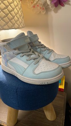 8 yr old shoes