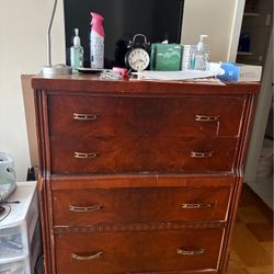 Dresser