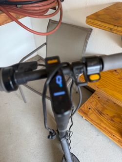 Electric scooter nine bot