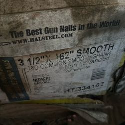 Halsteel collated strip nails.