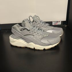 Nike Size 10 Women’s 