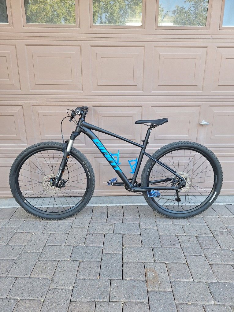 GIANT TALON 1 MOUNTAIN BIKE 29 ER 1 X 10 SPEED SXC32 AIR SHOCK LOCKOUT ( MEDIUM) 