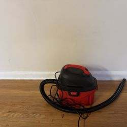 Bauer 3 Gallon Wet Dry Vacuum