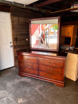LONG DRESSER WITH MIRROR 🛑🛑🛑