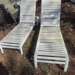 The price is firm.. to cast aluminum lounge chairs and cushions