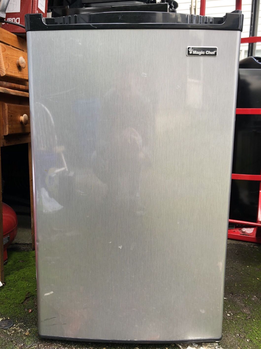Refrigerator ( Mini W/ Freezer ❄️👌✨)