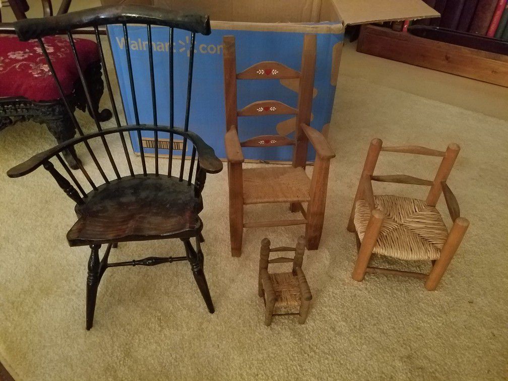 4 miniature doll chairs