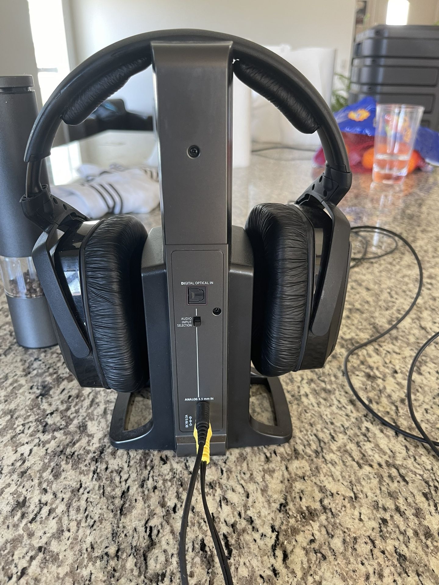 Sennheiser RF Wireless Headphone System, Black