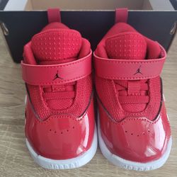 Jordan Max Aura 6 in Varsity Red, Size 4c