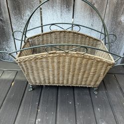 Wicker Magazine Rack