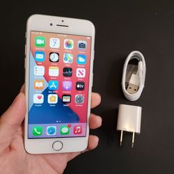 iPhone 7 - UNLOCKED - Like New  