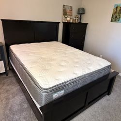 Black Wooden Queen Bed Set