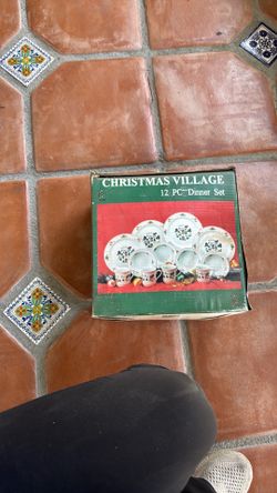 12 piece dinner set CHRISTMAS VILLAGE