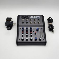 Alesis Multimix 4 USB FX - 4-Channel Sound Mixer W/Effects & USB Audio Interface.
Tested . Local Pick Up Glendale CA or Sylmar CA 