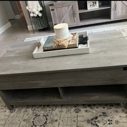 Lift-Top Coffee Table