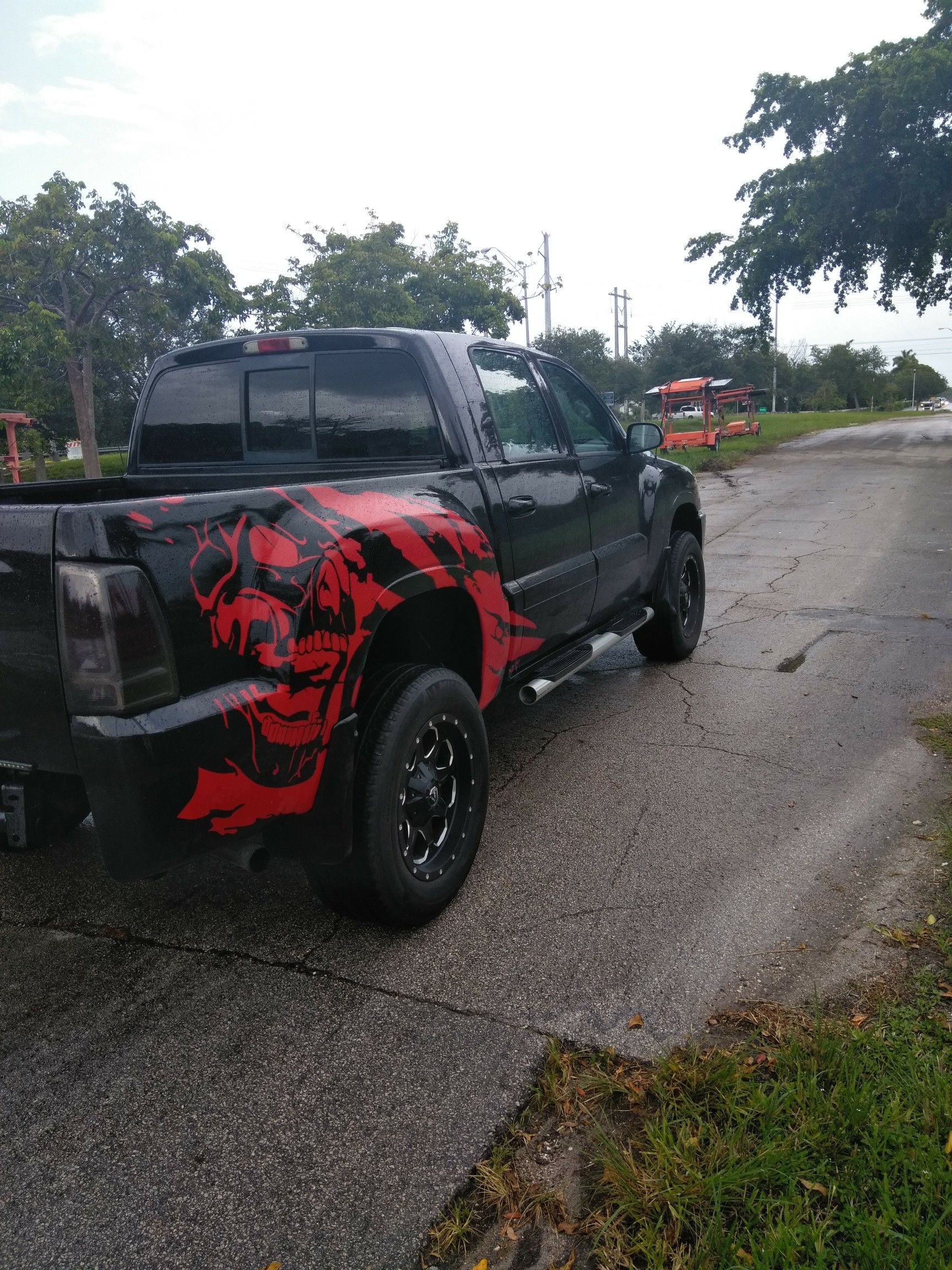 Mitsubishi raider auto 2007 69000 milles lift kit 3 up full new front and rear suspension brake rims fuel Michelin