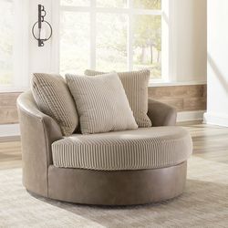 Same Day Delivery/
Oversized Swivel Accent Chair