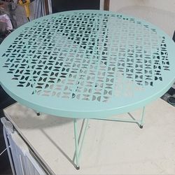 Mint Green Round Metal Accent Table – Retro Cutout Design