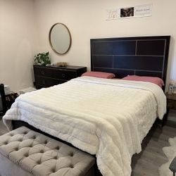 Queen Size Bed And Dresser 