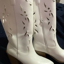 White Target Boots Size 9 New