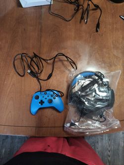 RGB HEADPHONES & WIRED XBOX CONTROLLER