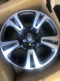 TOYOTA RIMS SIZE 17 STOCK TRD THEY FIT 4RUNNER TACOMA SEQUOIA TUNDRA AND LEXUS GX460 AND GX470 GREAT CONDITION 9/10 ALMOST NEW 6 HOLES